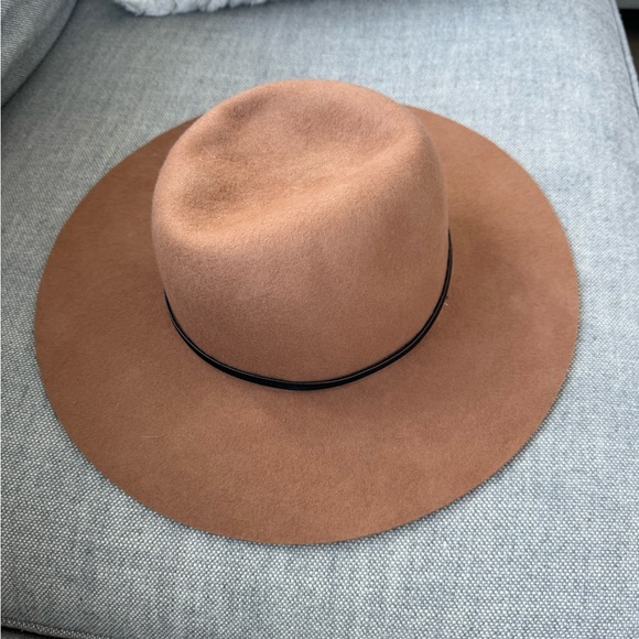 Set of 2 Tan & Black Hats - Picture 3 of 7